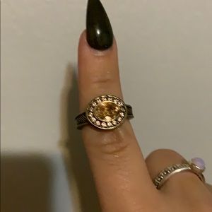 Touchstone crystal good/brown ring